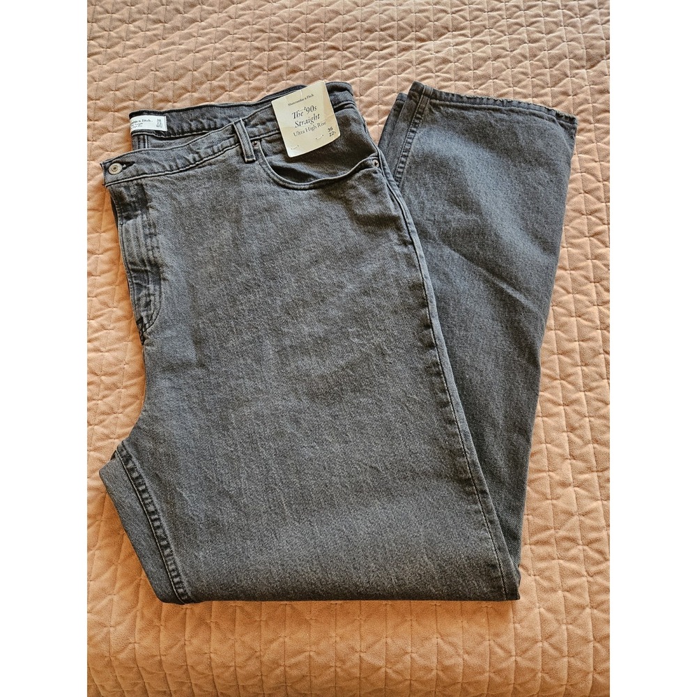 NWT Abercrombie & Fitch The 90's Straight Ultra High Rise Black Jeans, 36/22L